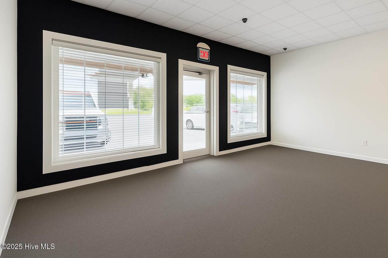 1206 North Lake Park Boulevard - Photo 1