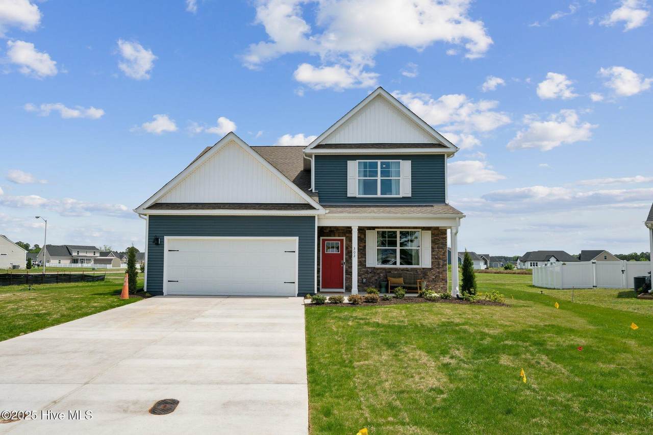 218 Grandview Drive - Photo 1