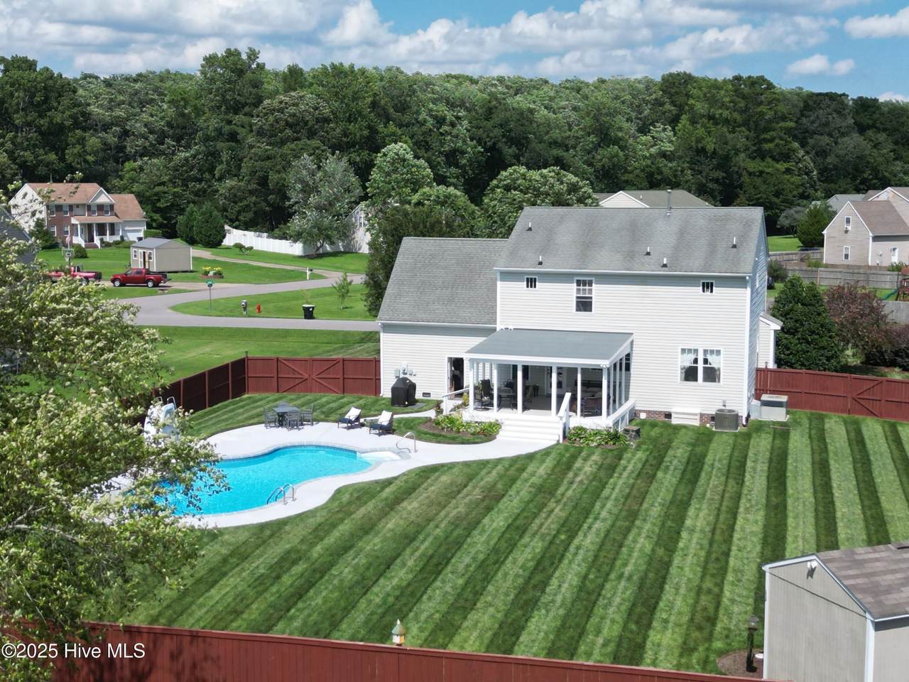 115 Eagle Lane - Photo 1
