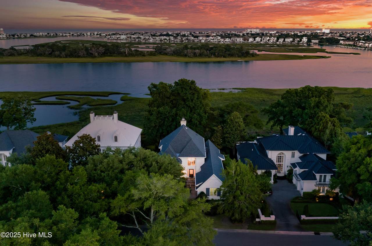 1527 Landfall Drive - Photo 1