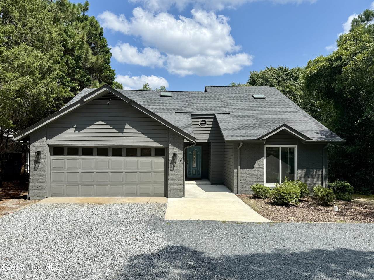 102 Firetree Lane - Photo 1