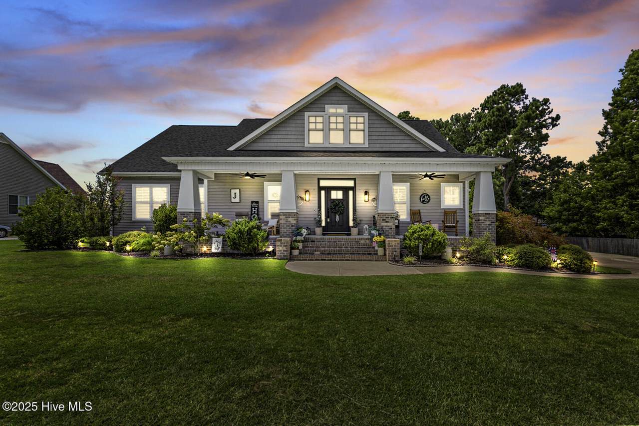 102 Rollingwood Drive - Photo 1