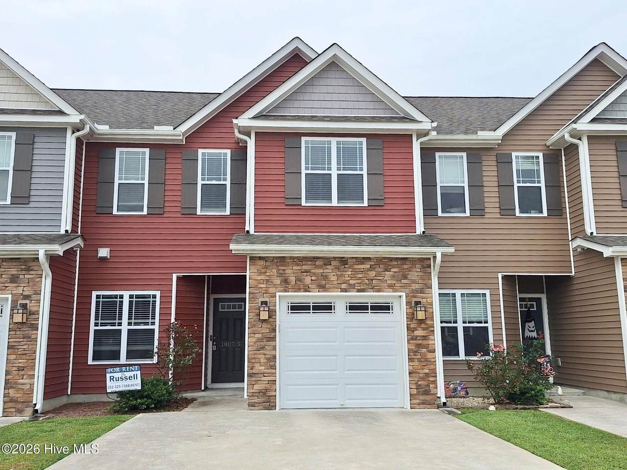 1807 Fox Den Way - Photo 1