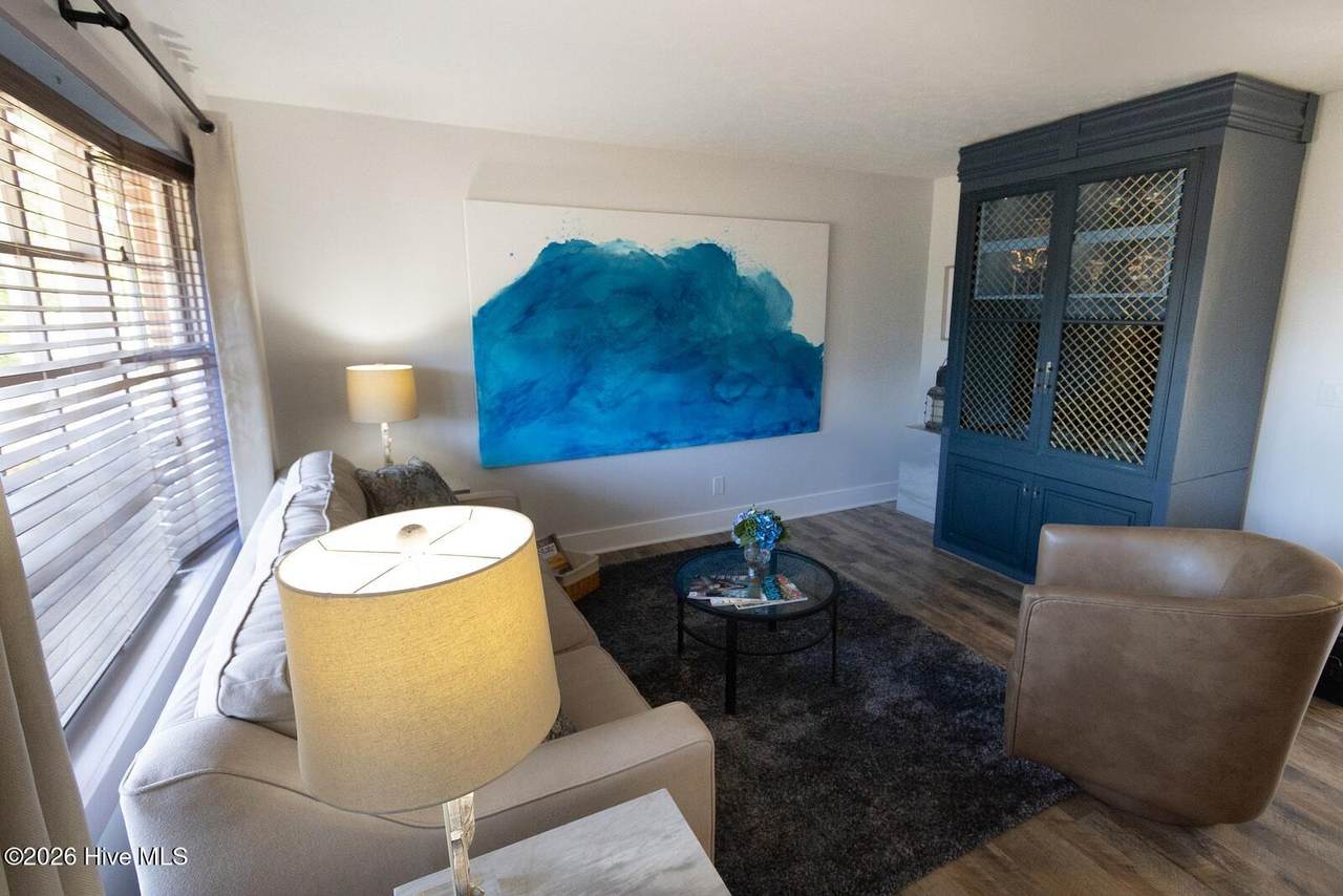 314 Greenview Drive - Photo 1