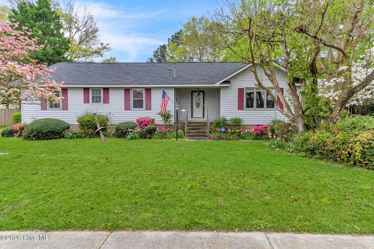 6987 Albert Street - Photo 1
