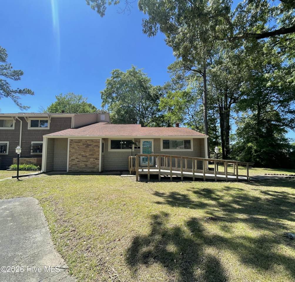 1 Quarterdeck - Photo 1