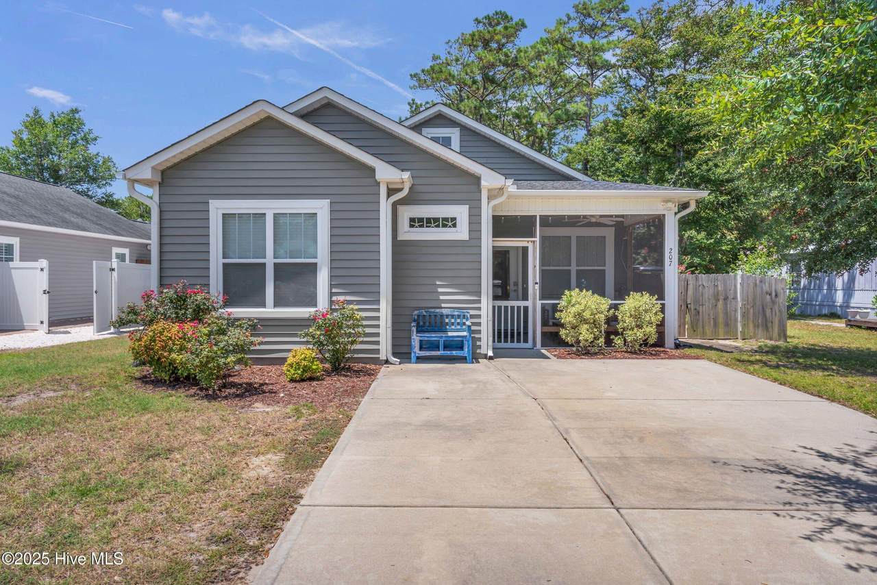 207 67th Street - Photo 1