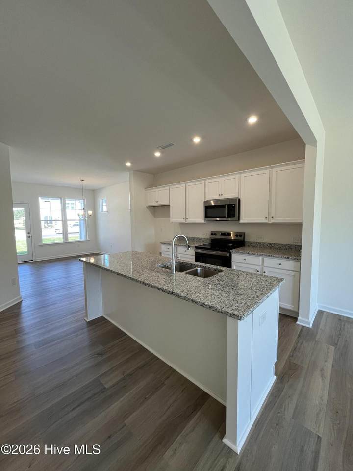 1423 Goldsboro Avenue - Photo 1