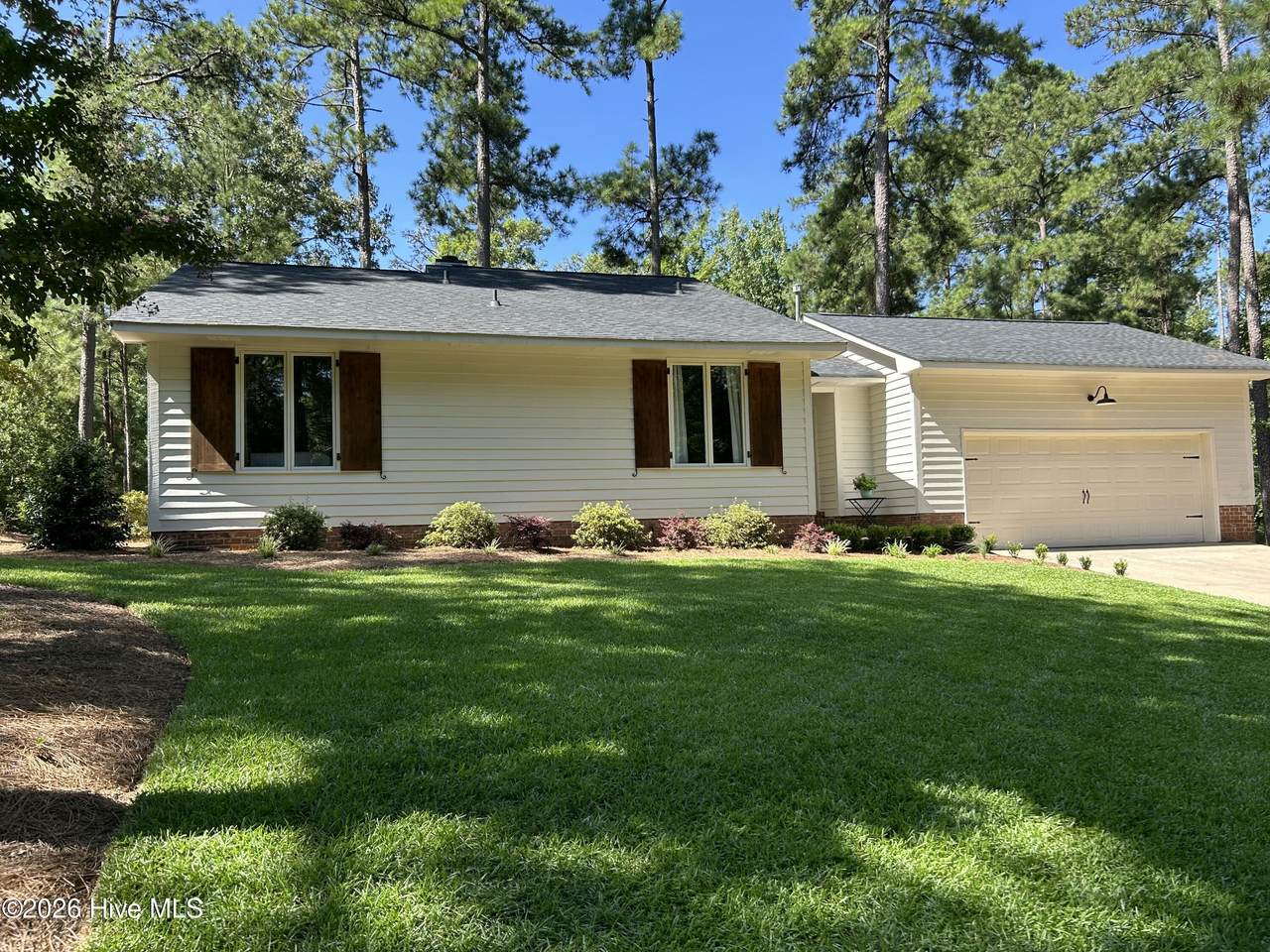 118 Southwind Drive - Photo 1