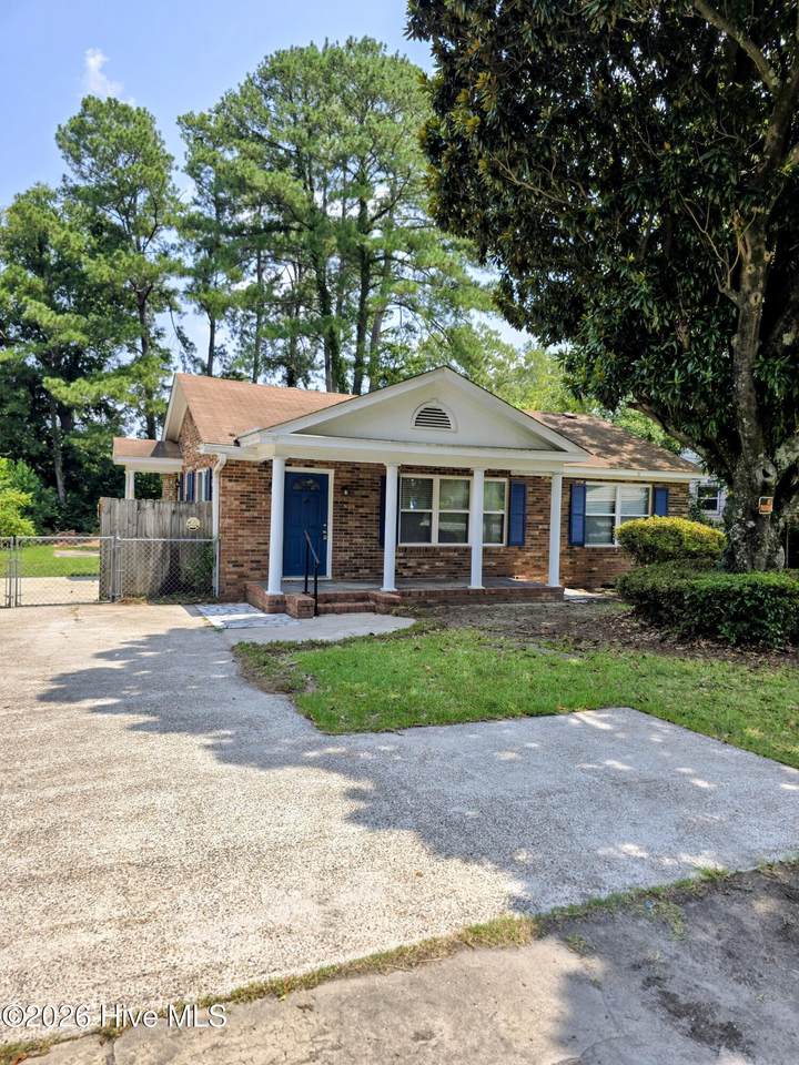 2560 Kaufman Drive - Photo 1
