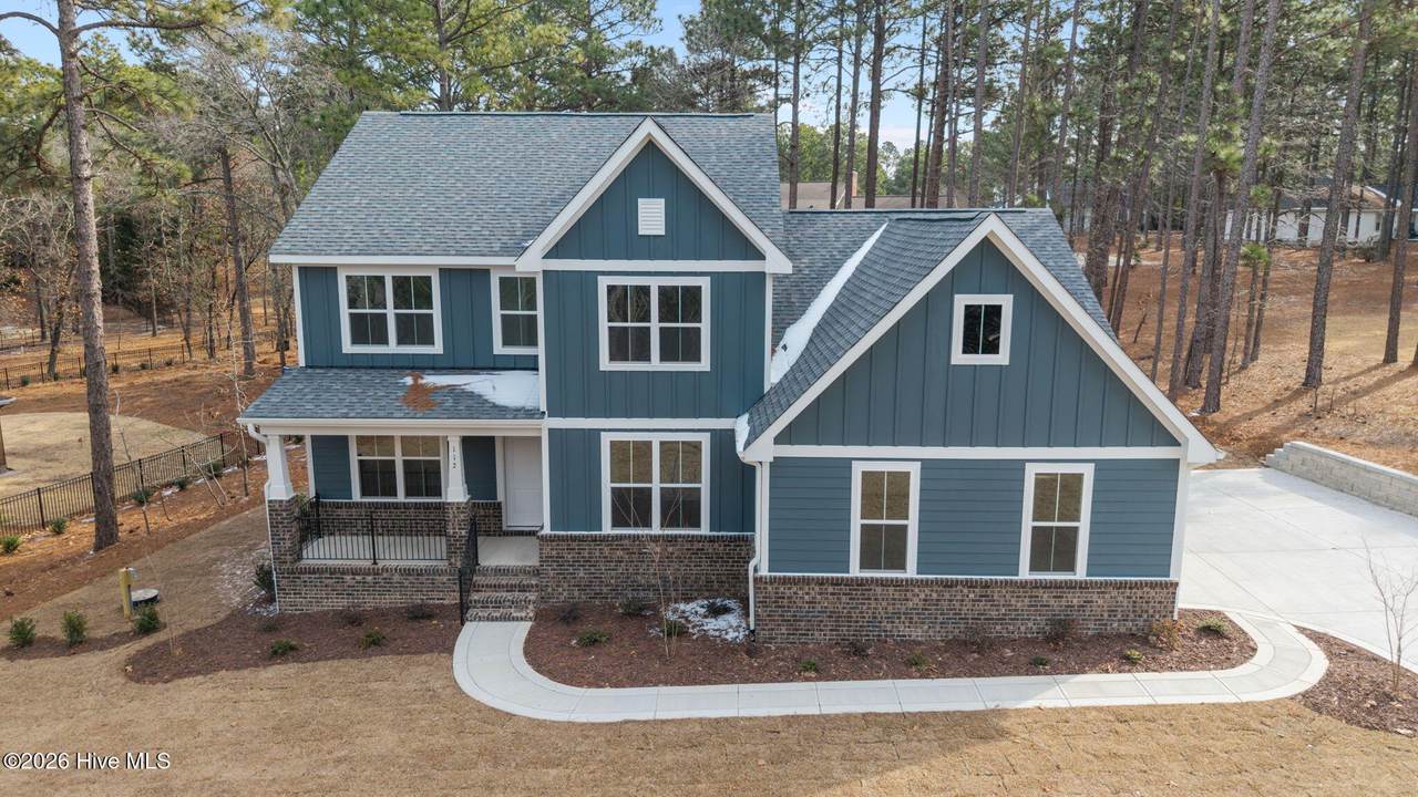 112 Callis Circle - Photo 1