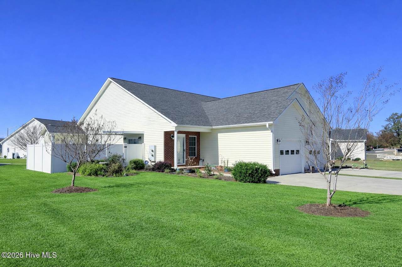 2050 Briarwood Drive - Photo 1