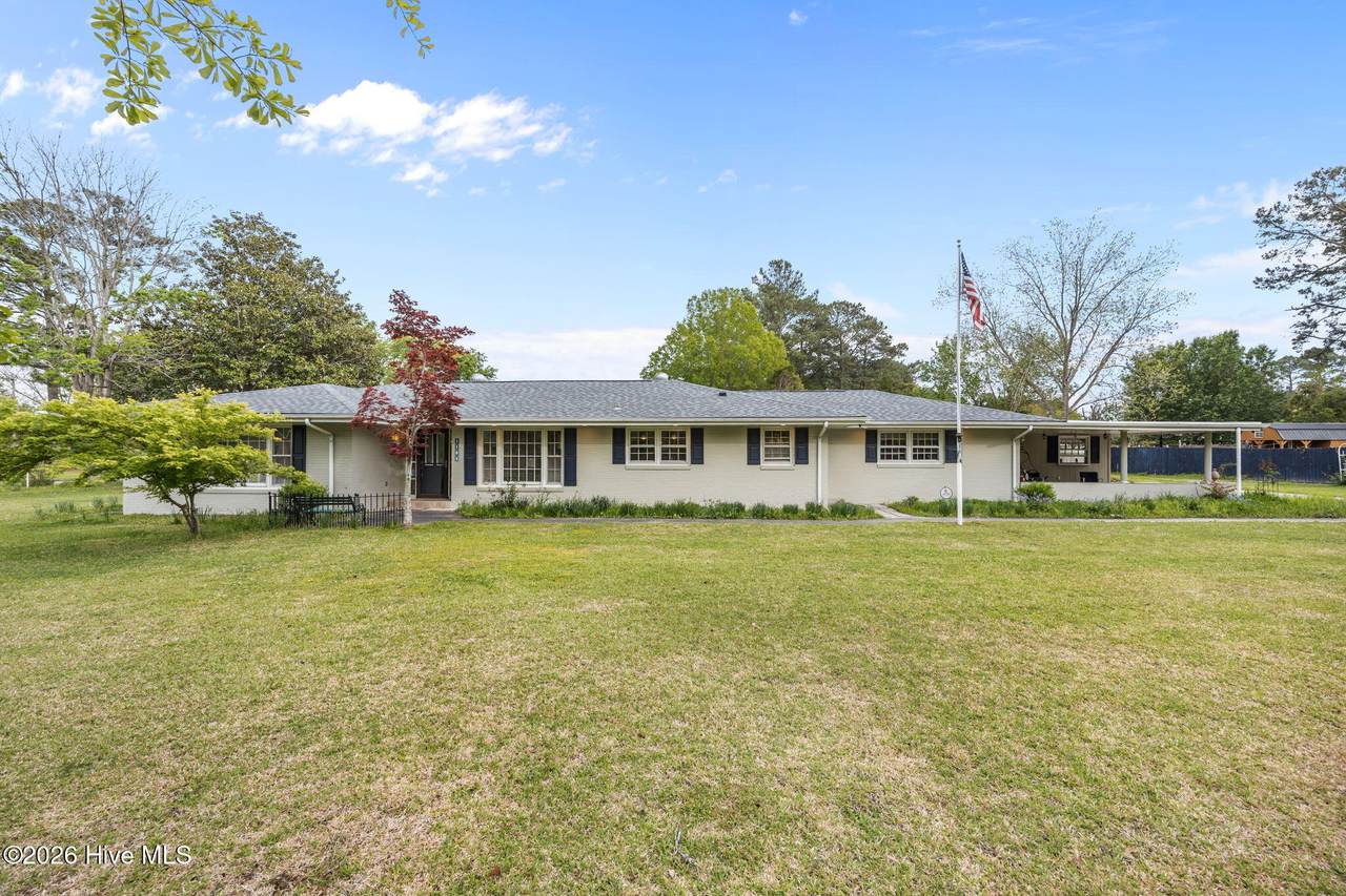 1104 Longview Drive - Photo 1