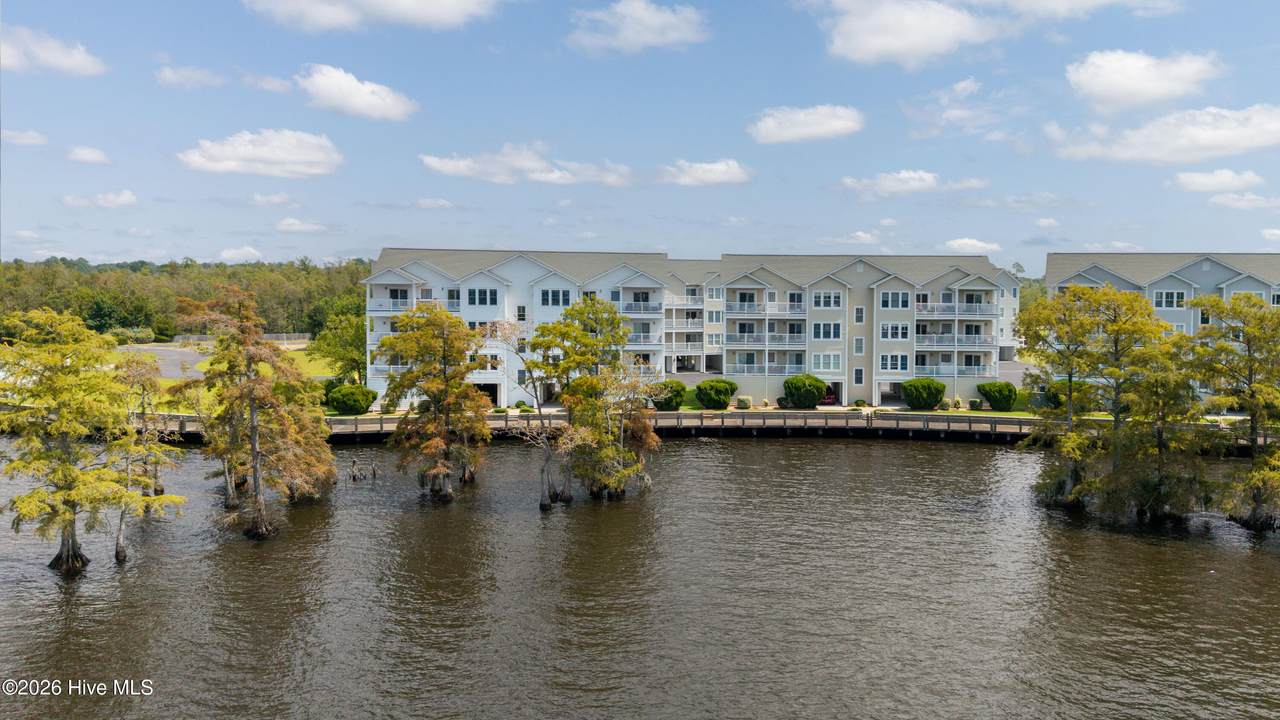 152 Wharf Landing Drive - Photo 1