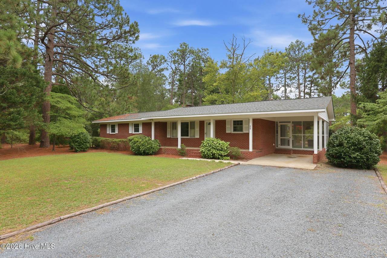 285 Mcdairmid Road - Photo 1