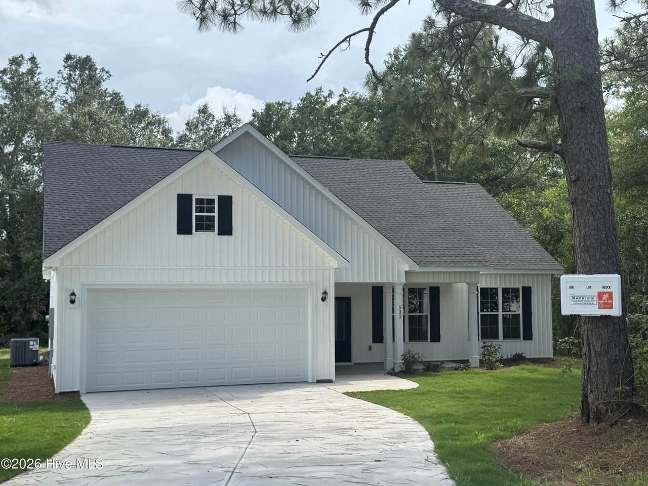 548 Hillman Street - Photo 1