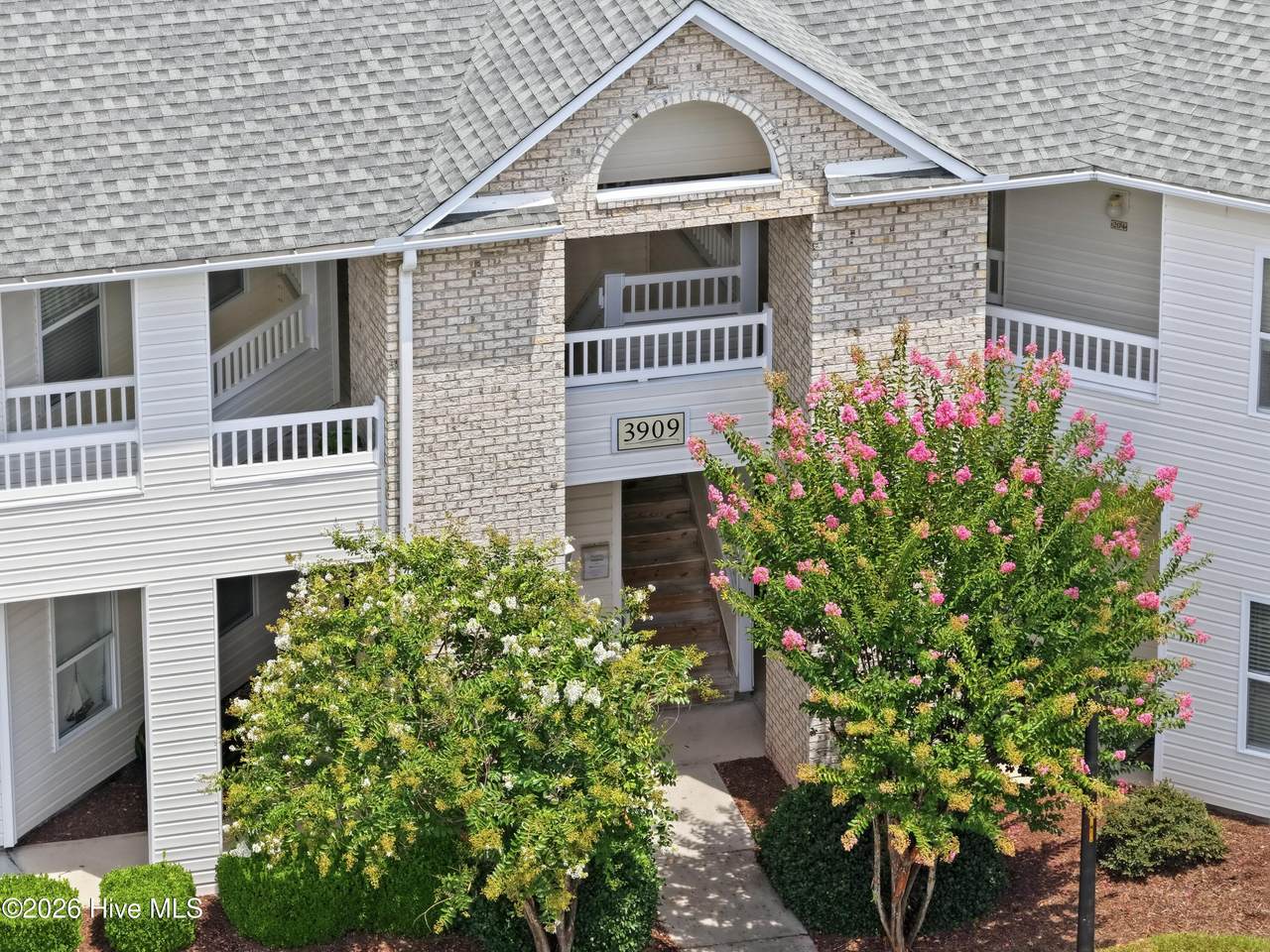3909 Botsford Court - Photo 1