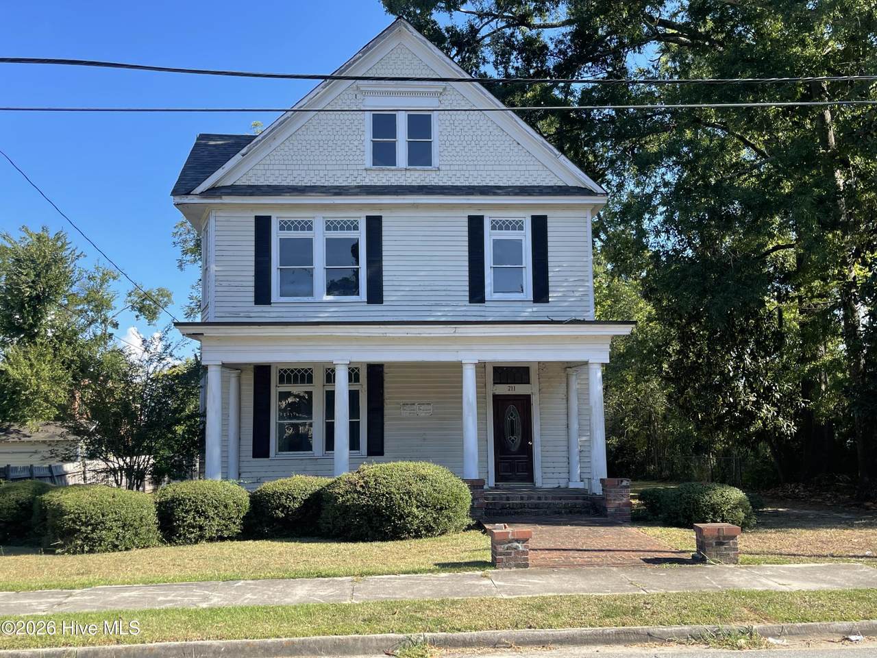 211 White Oak Street - Photo 1