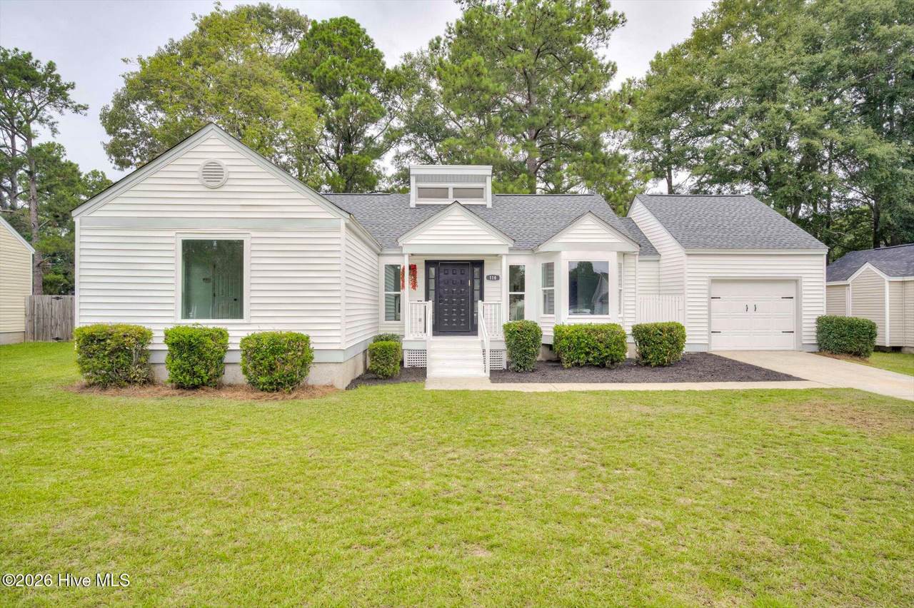 118 Robinwood Drive - Photo 1