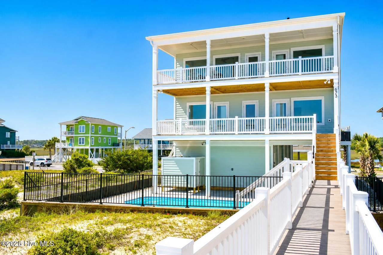 673 Ocean Boulevard - Photo 1