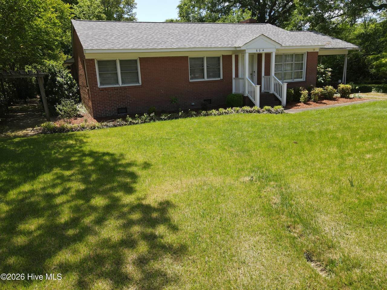 604 Woodland Avenue - Photo 1