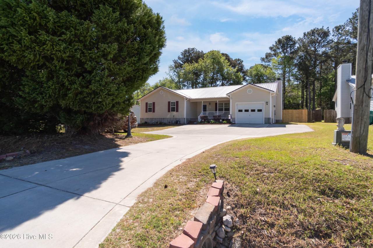 623 Queens Creek Road - Photo 1