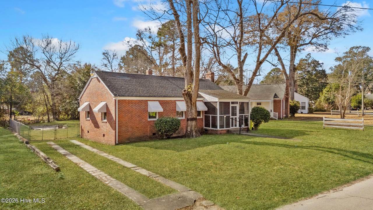 1603 Oakwood Avenue - Photo 1