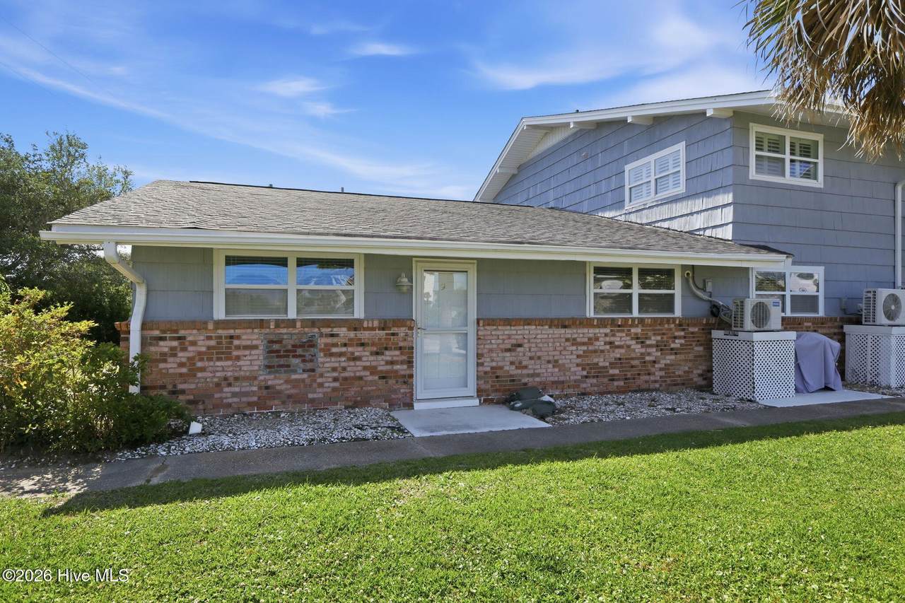109 Cedar Lane - Photo 1
