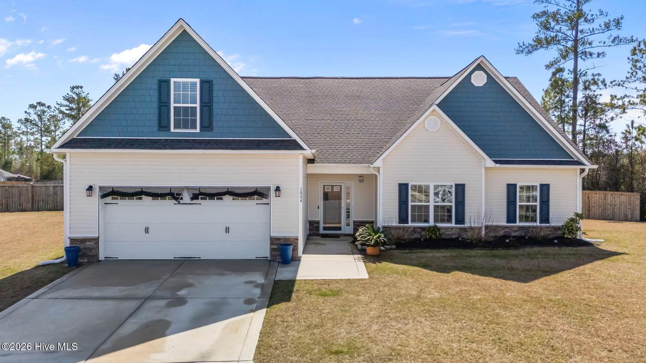 1044 Mackerel Manor - Photo 1