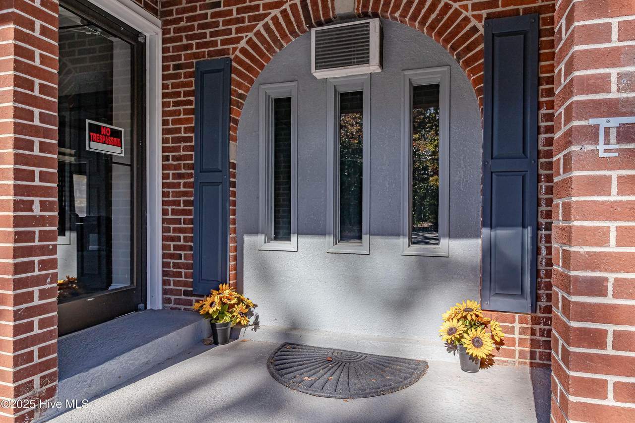 1505 Ash Street - Photo 1