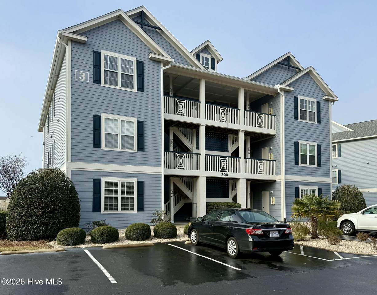2555 St James Drive - Photo 1