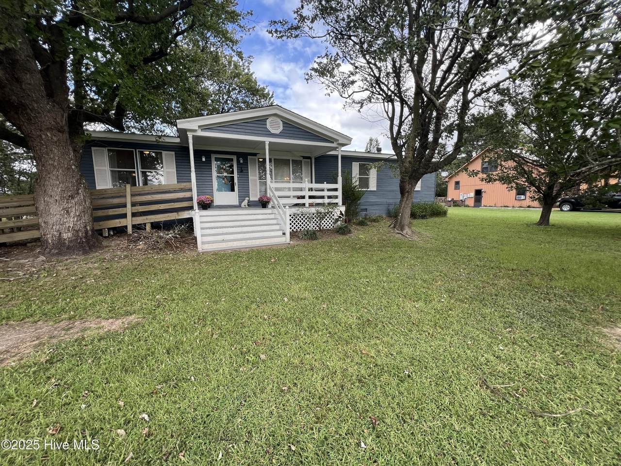 121 Bryan Road - Photo 1