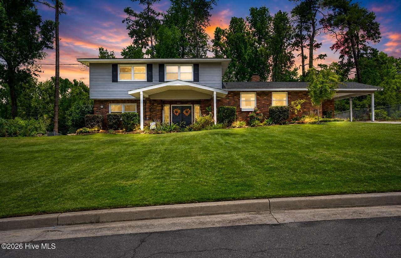 808 Brooks Drive - Photo 1