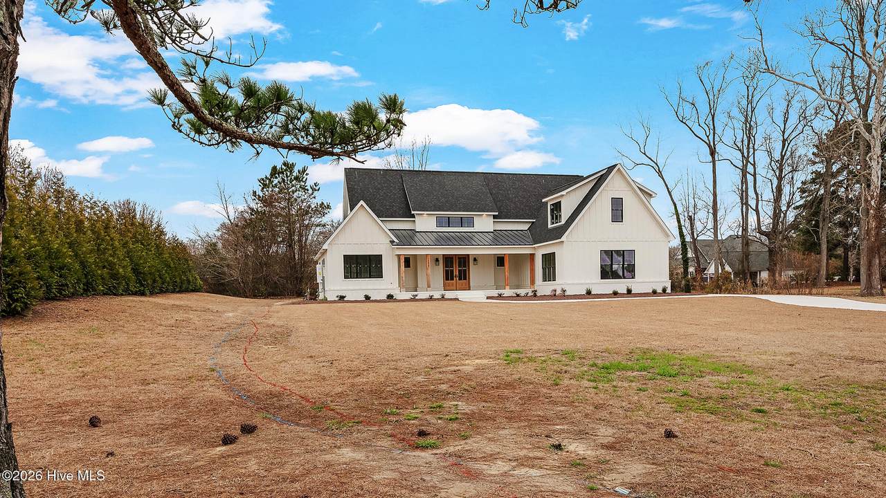 2827 Landing Circle - Photo 1