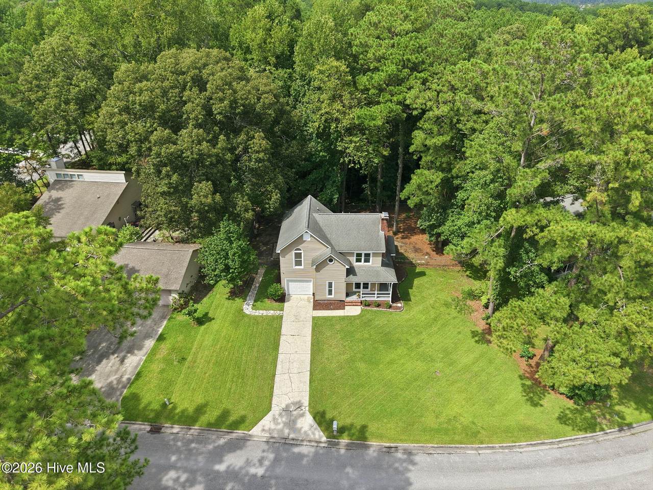 128 Robinhood Drive - Photo 1
