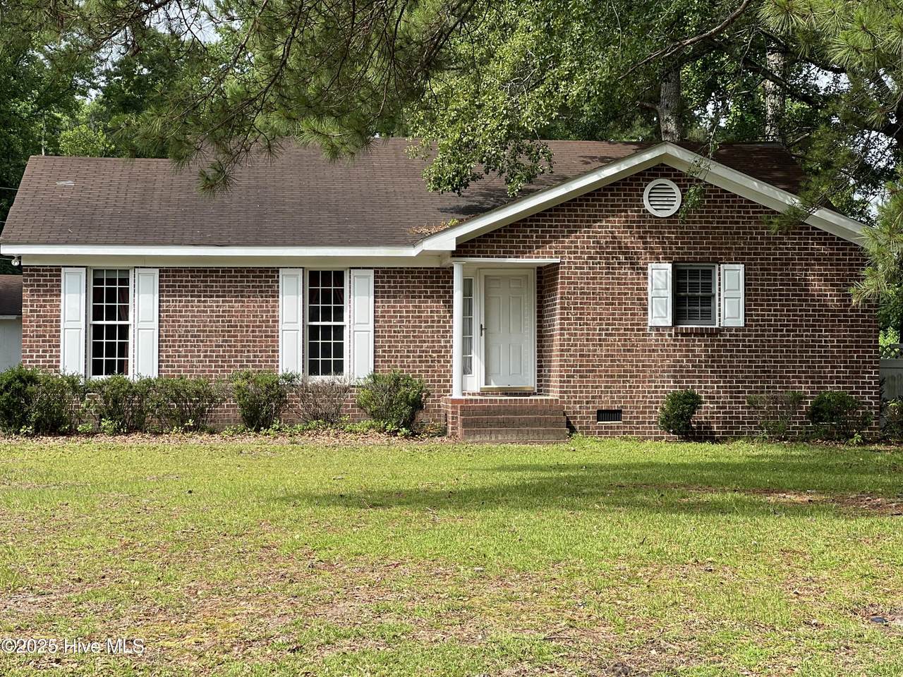 2746 Pinewood Drive - Photo 1