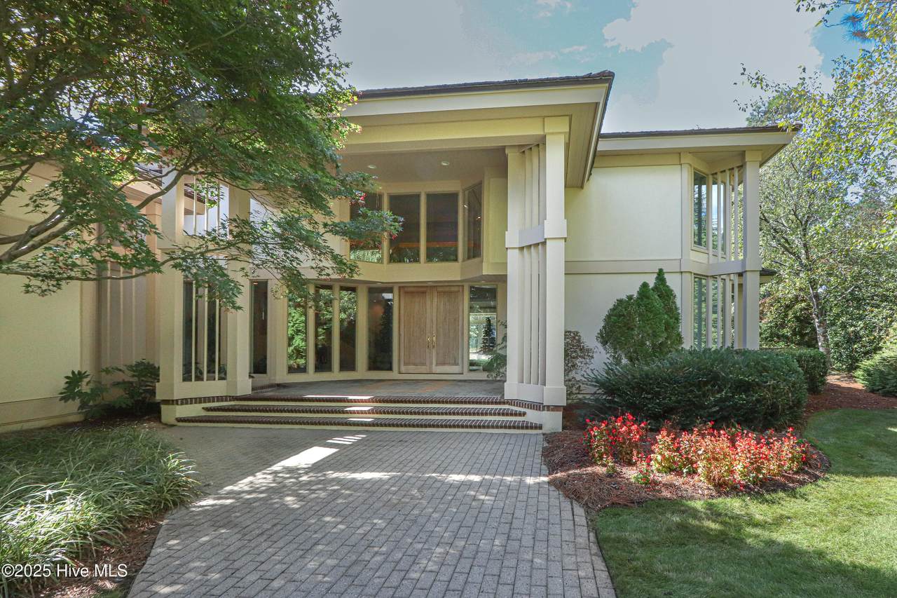 310 Inverrary Road - Photo 1