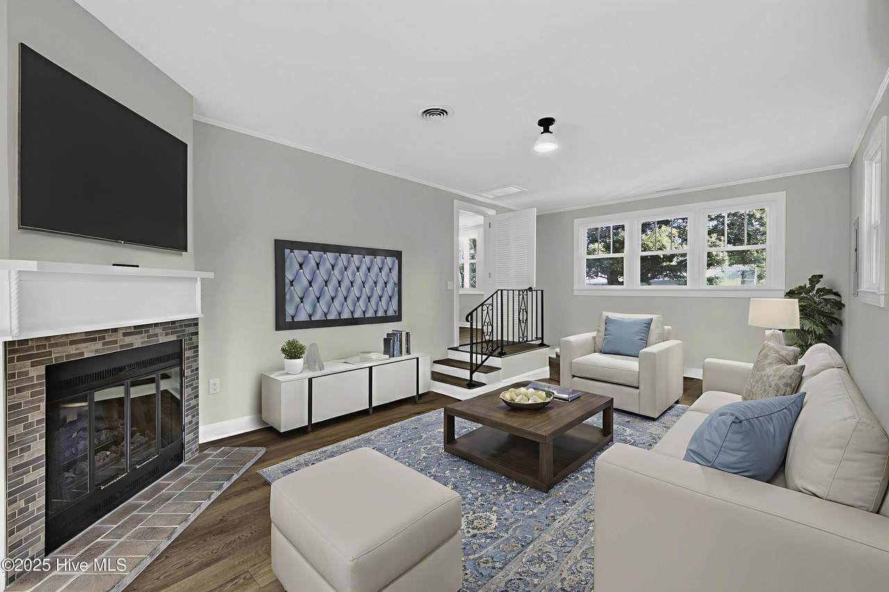 626 Rosemont Avenue - Photo 1