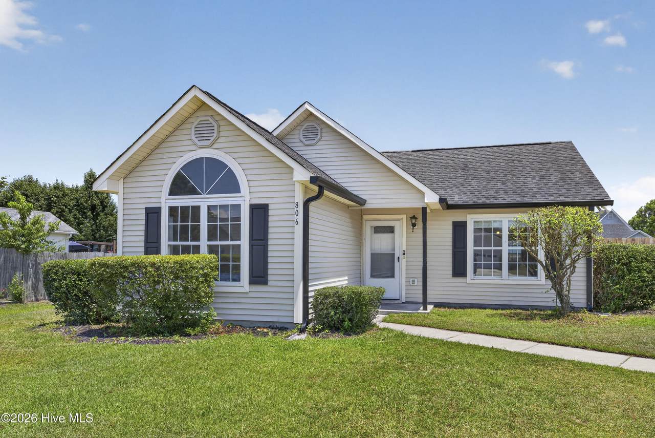 806 Saddle Point - Photo 1