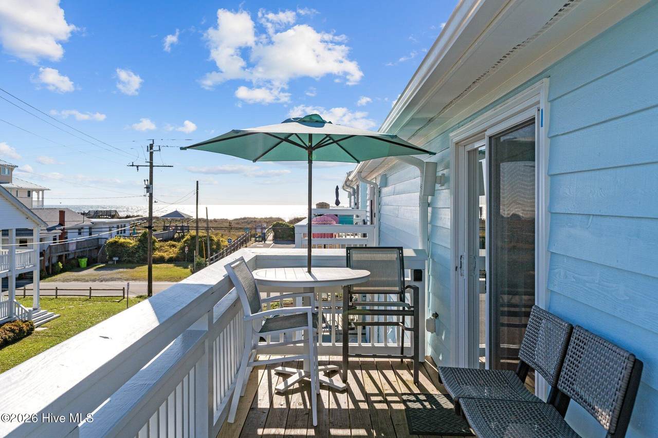 101 Seahorse Lane - Photo 1