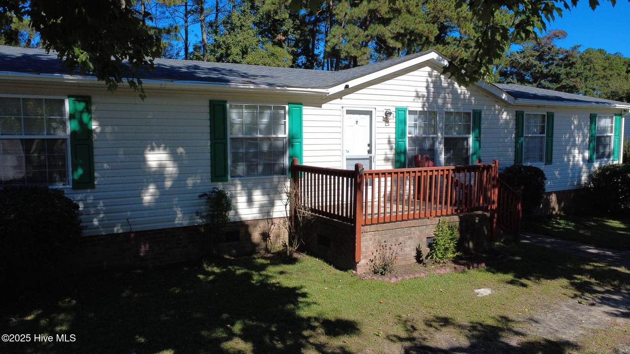 124 Waterview Drive - Photo 1