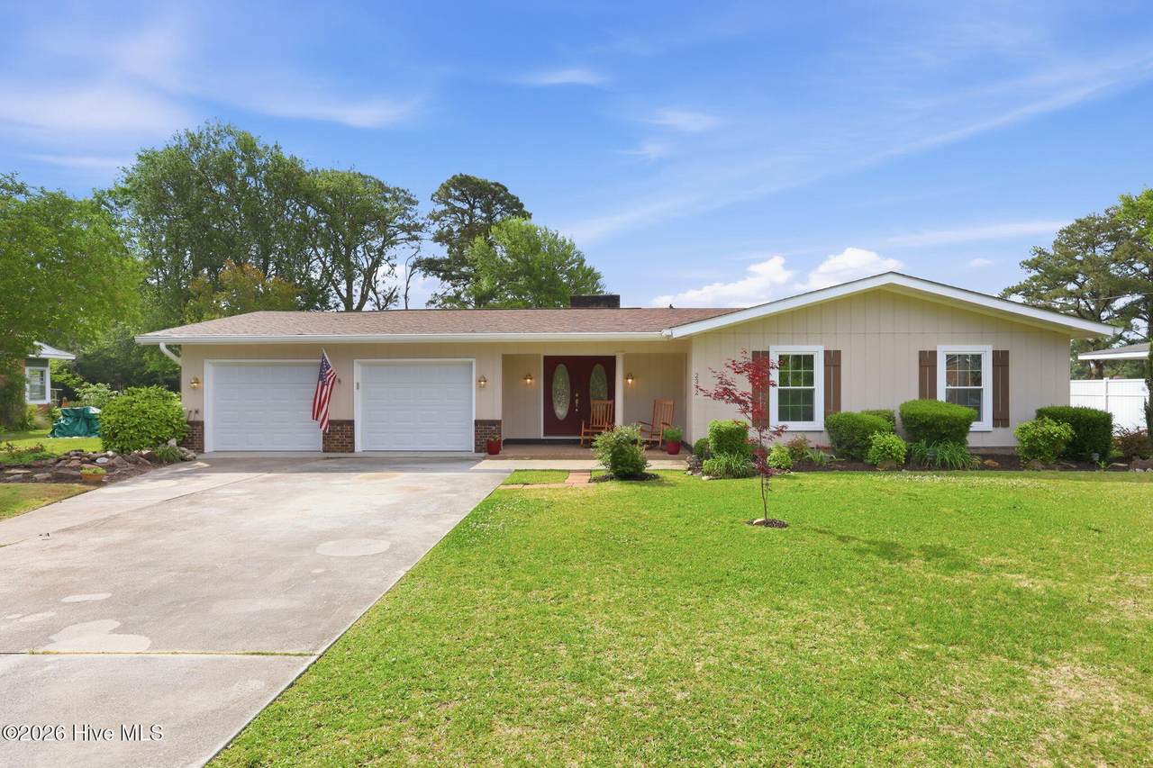 2342 Lakeview Drive - Photo 1