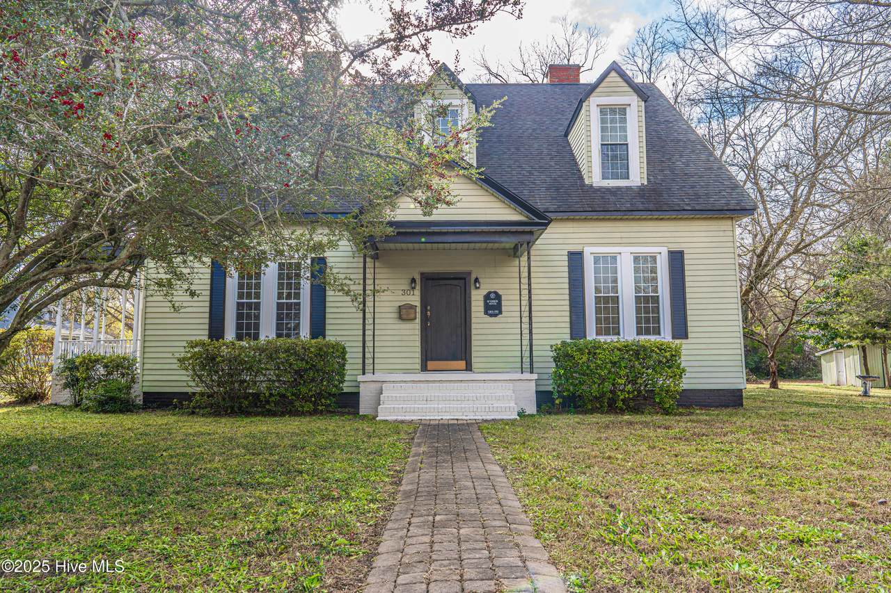 301 Central Street - Photo 1