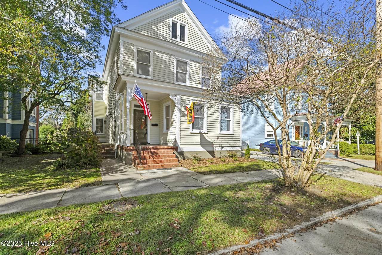 511 Middle Street - Photo 1