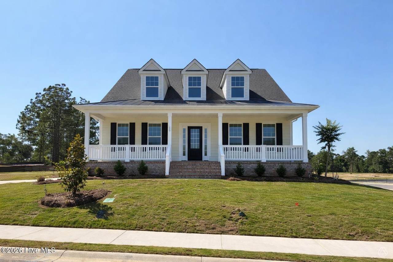 252 Devereux Drive - Photo 1