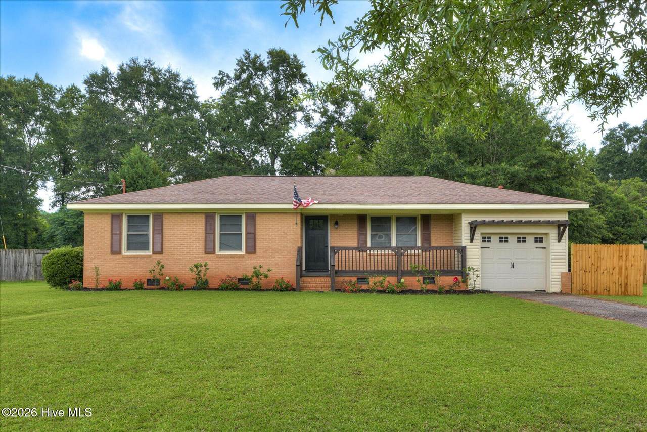 217 Holmes Street - Photo 1