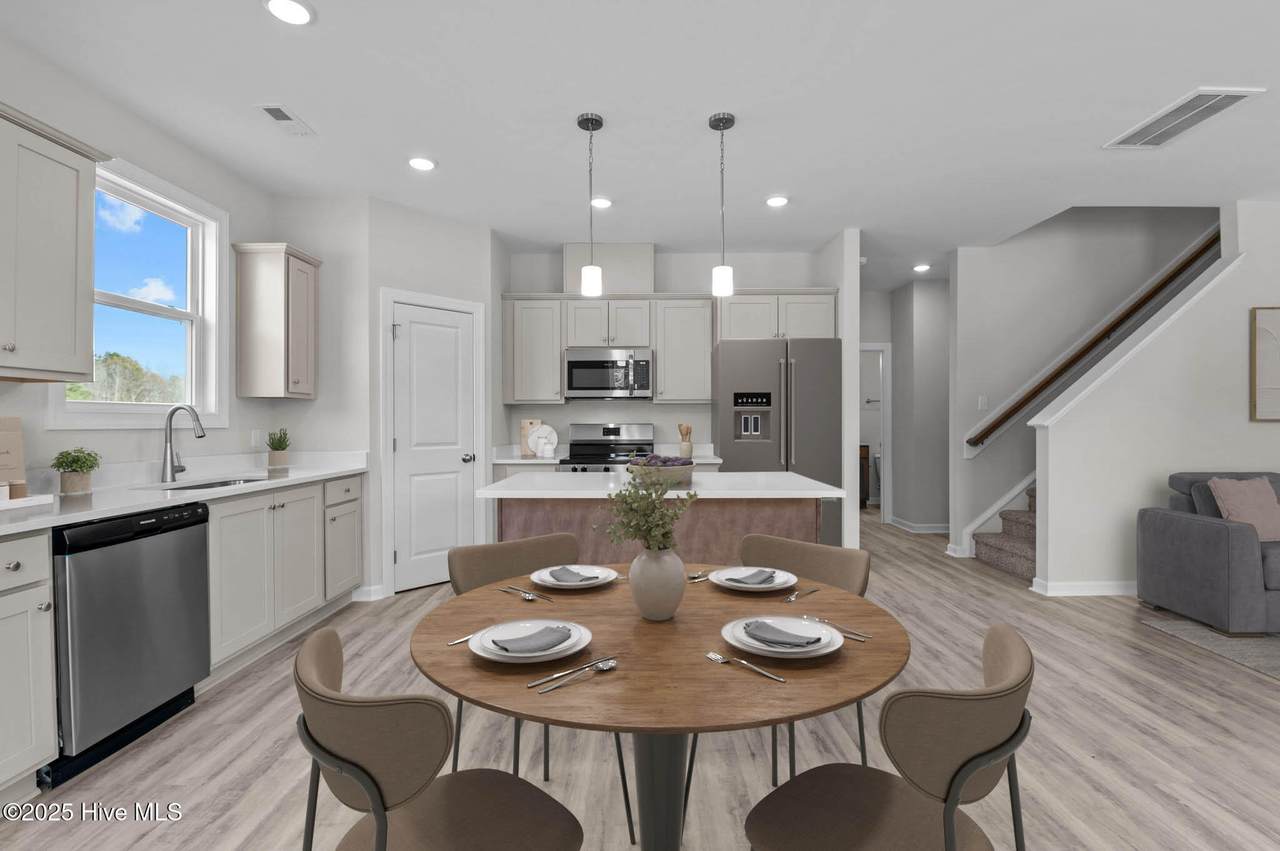 9154 Phoenix Court - Photo 1