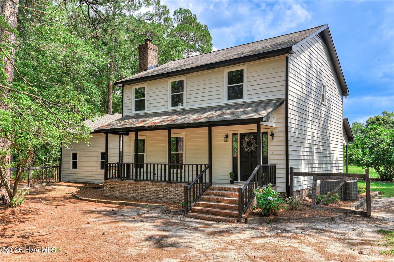 261 Kings Way - Photo 1