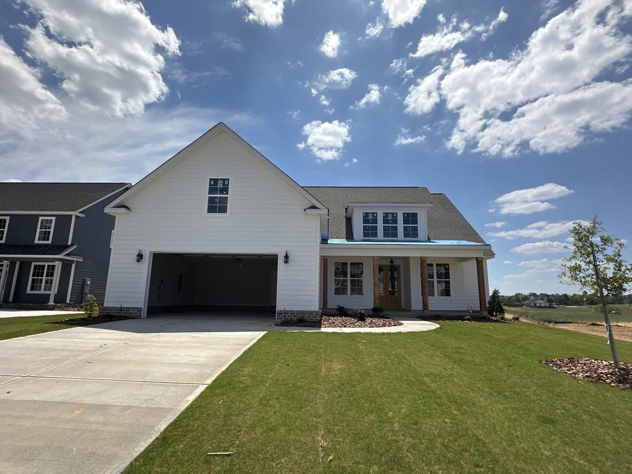 454 Woodlawn Street - Photo 1