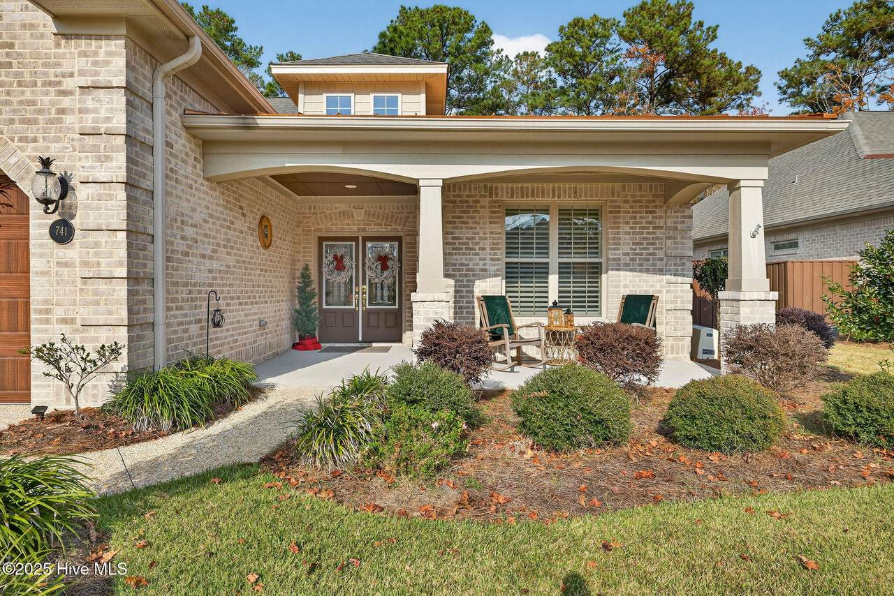 741 Jenoa Loop - Photo 1